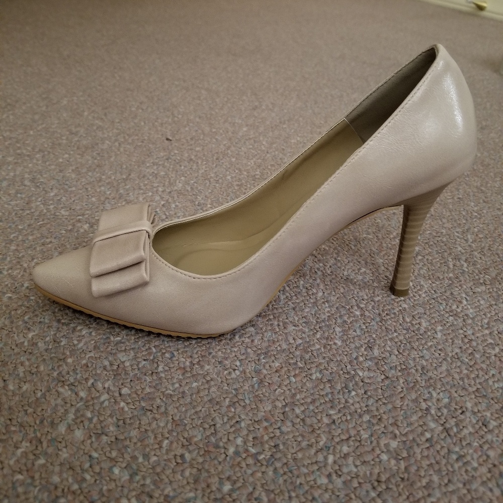 High Heels - Picture 2 of 5